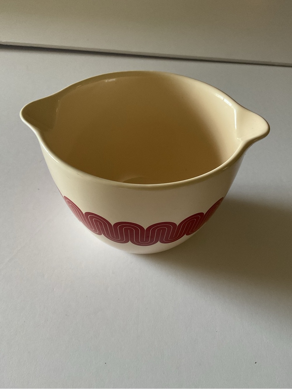 GREAT JONES STIR CRAZY CERAMIC SMALL MIXING BOWL RED WAVE PATTERN NWOT